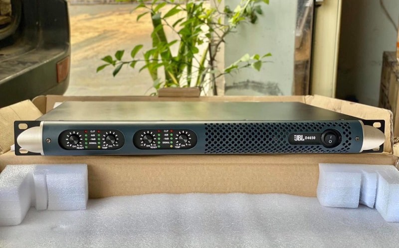 Cục đẩy công suất class D 4 kênh JBL D4650