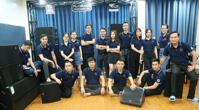 Đội ngũ nhân viên chuyên nghiệp, yêu nghề Lạc Việt Audio